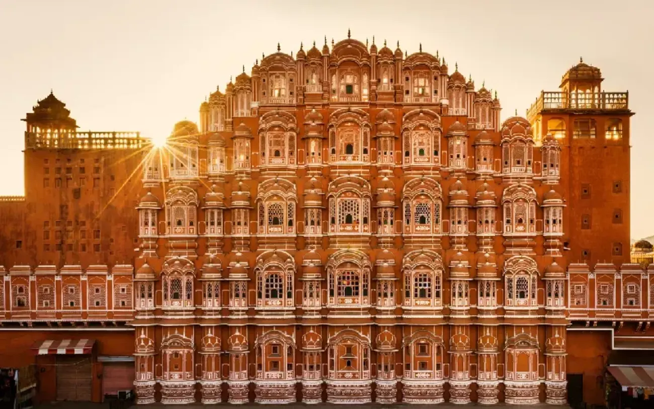 Palazzo dei Venti Jaipur: Il Gioiello Rosa dell'India